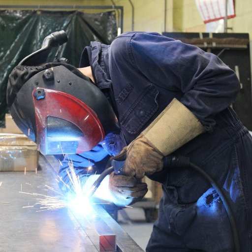 安全装備:溶接作業中の身の安全